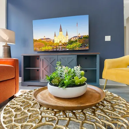 Apartamento Nola Charm - Luxury 4-Bed Retreat Steps From French Quarter